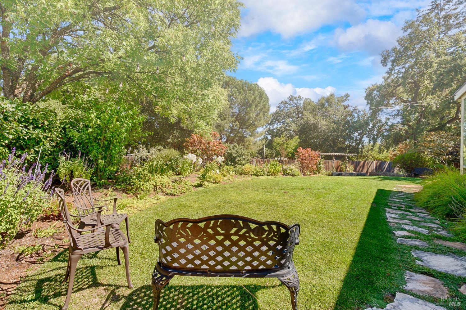Detail Gallery Image 47 of 63 For 8862 Oak Trail Pl, Santa Rosa,  CA 95409 - 2 Beds | 2 Baths