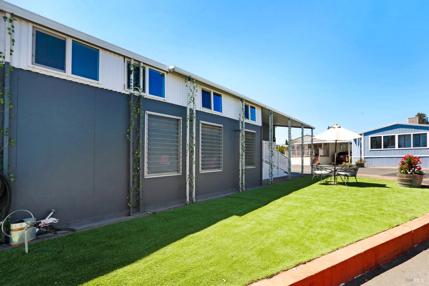Detail Gallery Image 5 of 22 For 236 Reed Cir, Napa,  CA 94558 - 2 Beds | 2 Baths