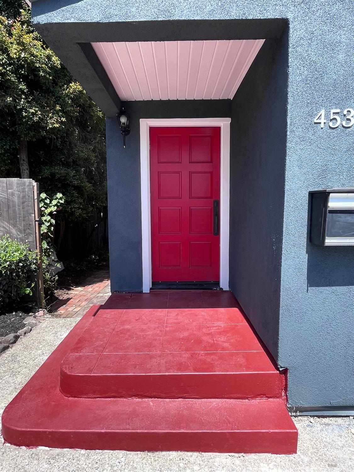 Detail Gallery Image 4 of 25 For 4538 Tulip Ave, Oakland,  CA 94619 - 3 Beds | 2 Baths