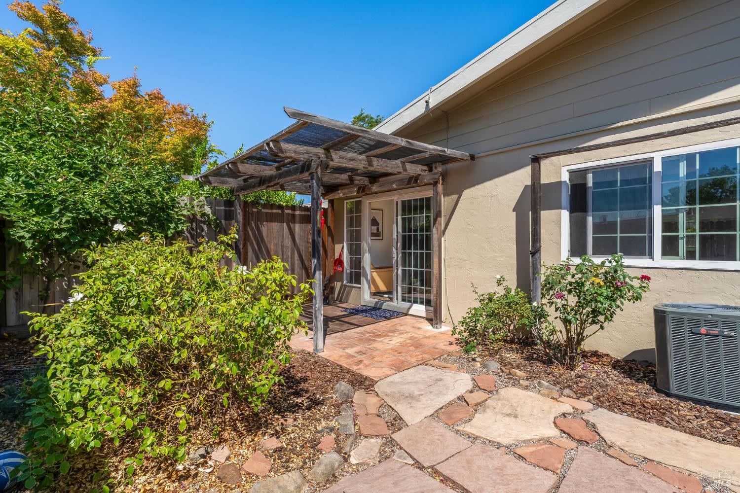 Detail Gallery Image 20 of 27 For 921 1st St, Sonoma,  CA 95476 - 2 Beds | 2 Baths