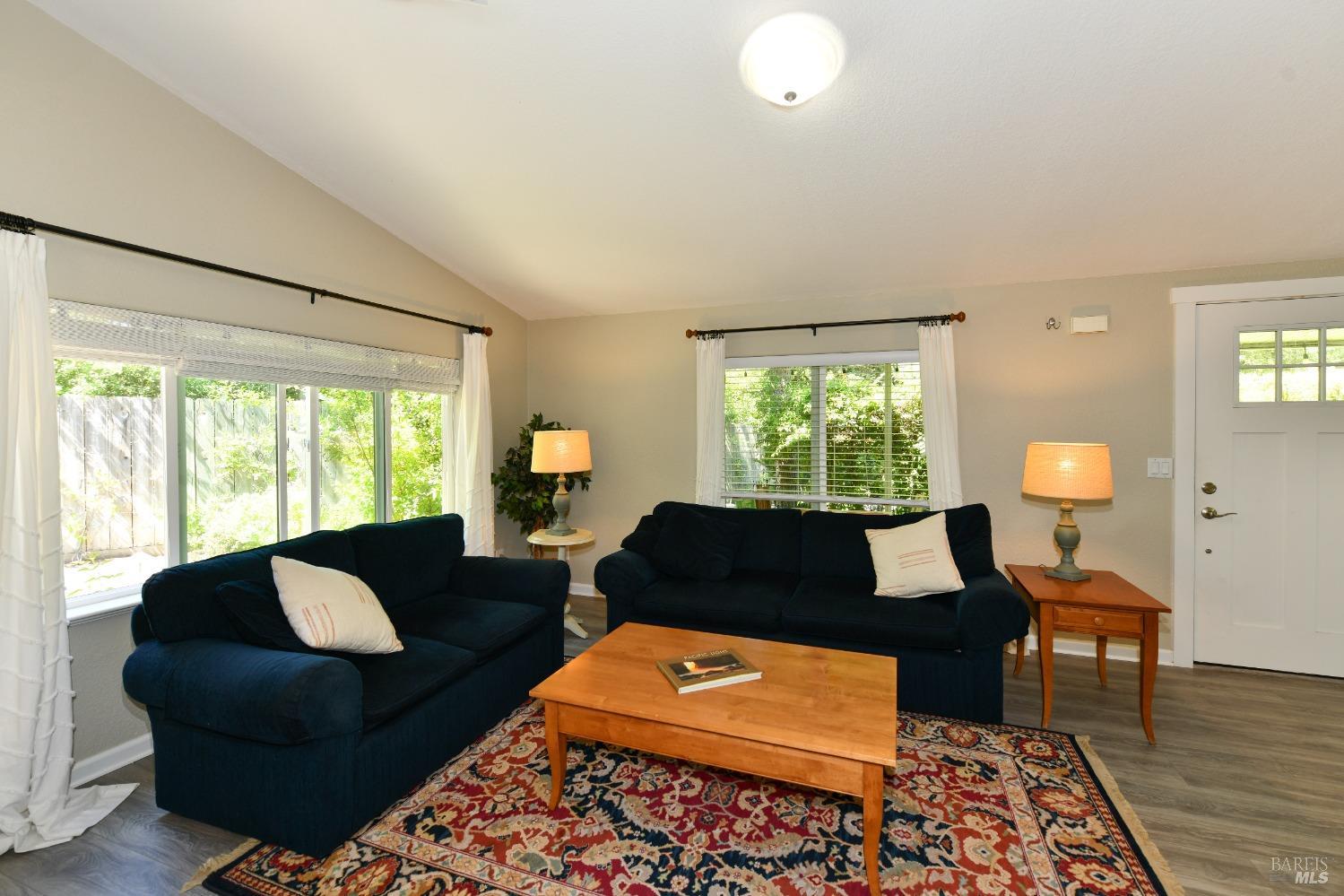 Detail Gallery Image 8 of 35 For 4 La Canada Ct, Saint Helena,  CA 94574 - 2 Beds | 2 Baths