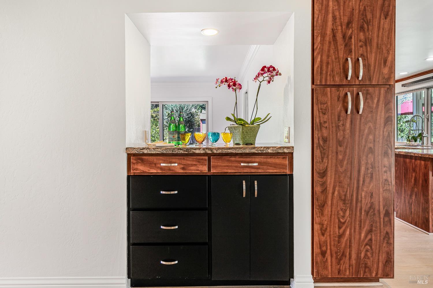 Detail Gallery Image 13 of 63 For 8862 Oak Trail Pl, Santa Rosa,  CA 95409 - 2 Beds | 2 Baths