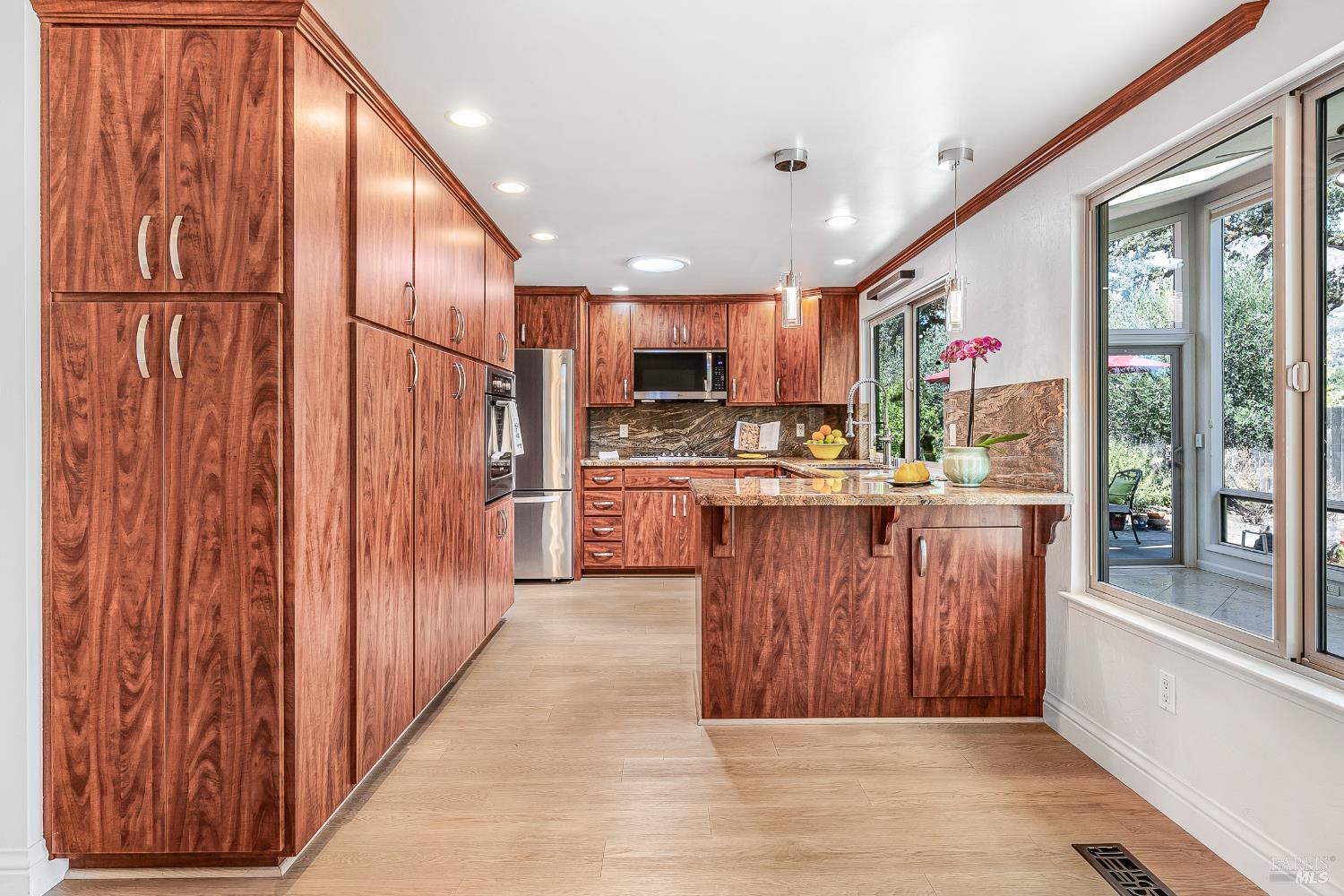 Detail Gallery Image 14 of 63 For 8862 Oak Trail Pl, Santa Rosa,  CA 95409 - 2 Beds | 2 Baths