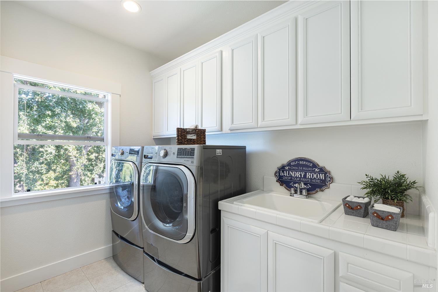 Detail Gallery Image 43 of 63 For 12 Nicholas Ct, Napa,  CA 94558 - 3 Beds | 2/1 Baths