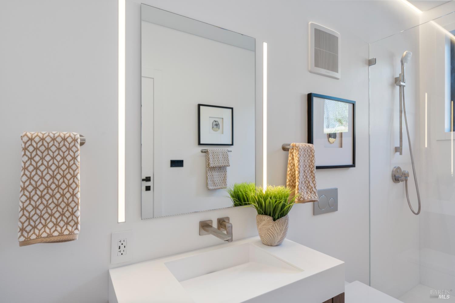 Detail Gallery Image 23 of 26 For 3615 Crown Hill Dr, Santa Rosa,  CA 95404 - 5 Beds | 3/1 Baths