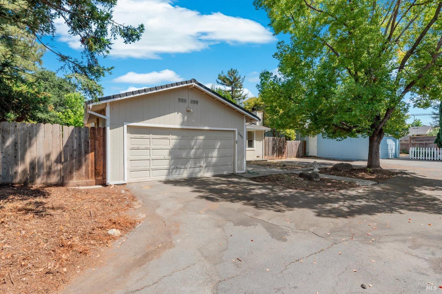 Detail Gallery Image 11 of 44 For 2195 Delpha Dr, Napa,  CA 94558 - 3 Beds | 2 Baths