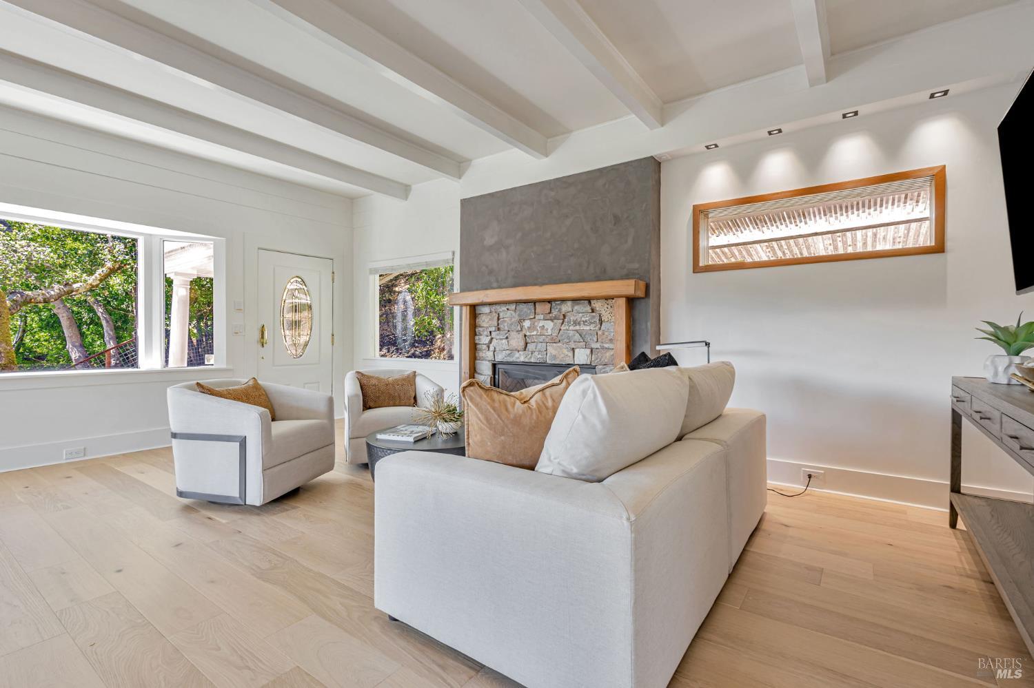 Detail Gallery Image 8 of 37 For 47 Coronet Ave, Mill Valley,  CA 94941 - 5 Beds | 4 Baths