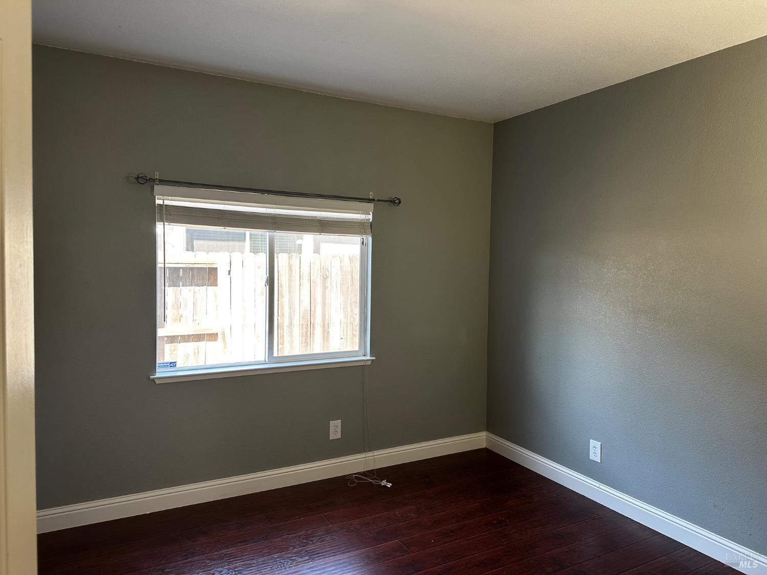 Detail Gallery Image 11 of 22 For 6320 Pebble Beach Dr, Vallejo,  CA 94591 - 3 Beds | 3 Baths