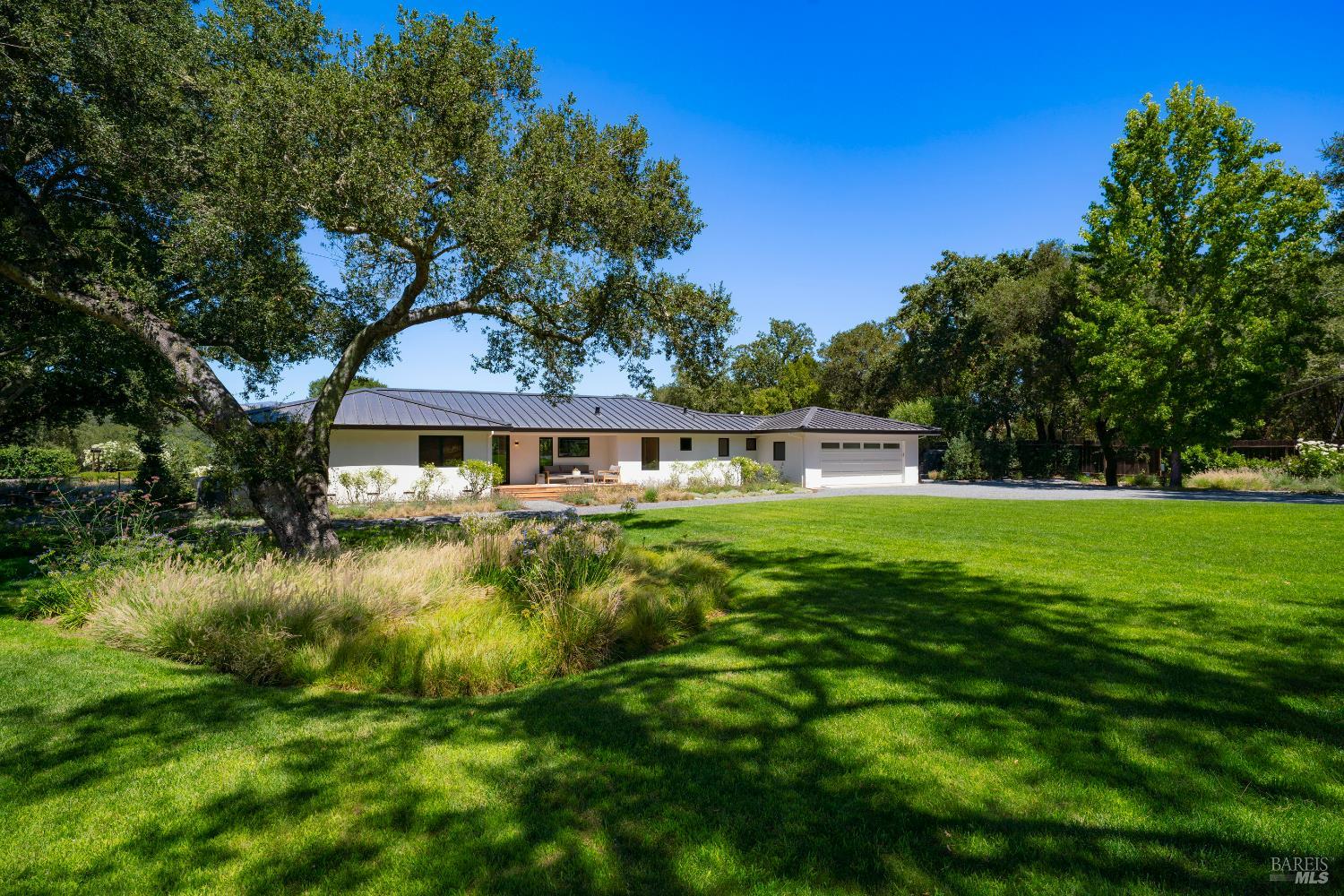 Detail Gallery Image 40 of 44 For 13671 Chalk Hill Rd, Healdsburg,  CA 95448 - 3 Beds | 3 Baths