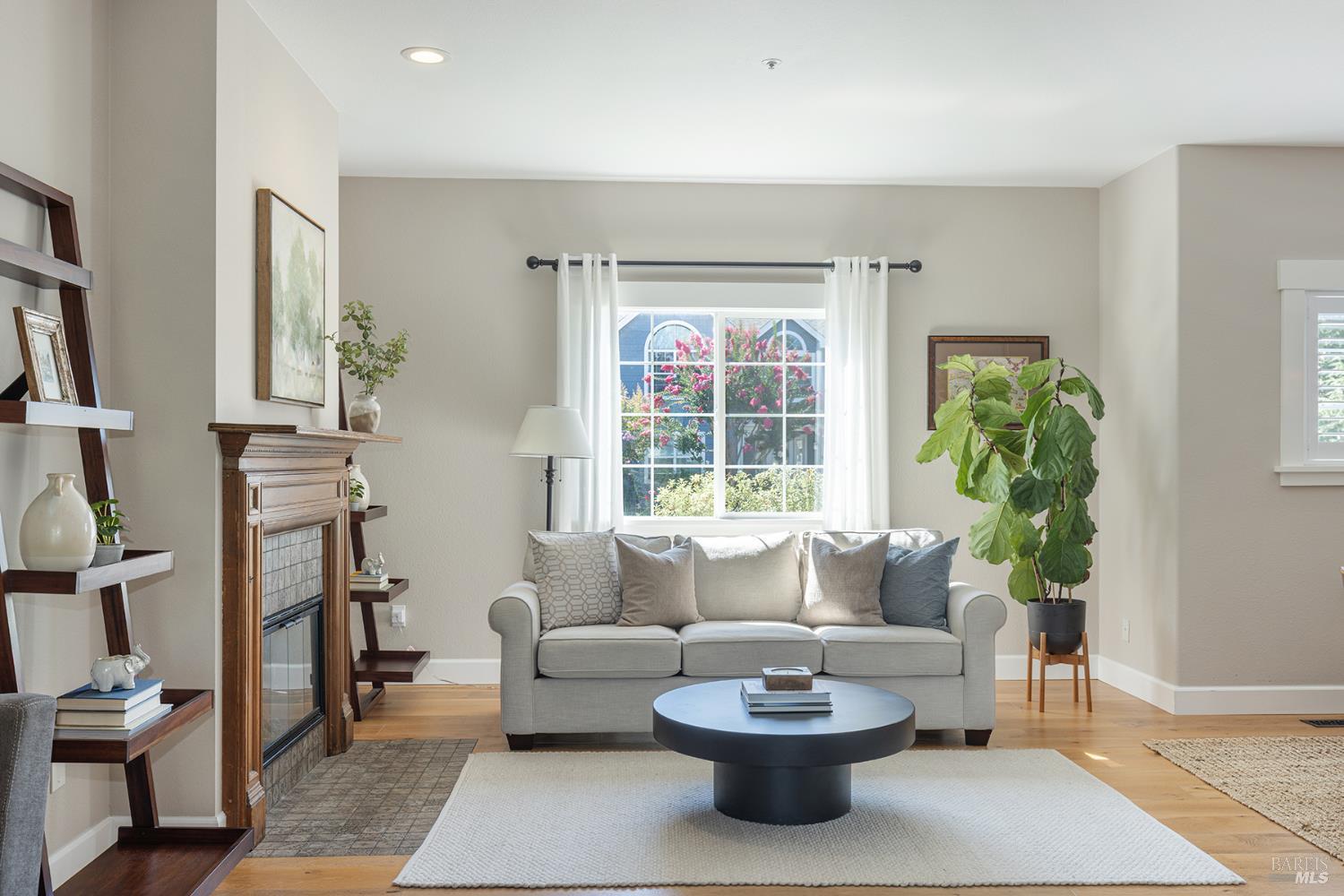 Detail Gallery Image 14 of 63 For 12 Nicholas Ct, Napa,  CA 94558 - 3 Beds | 2/1 Baths
