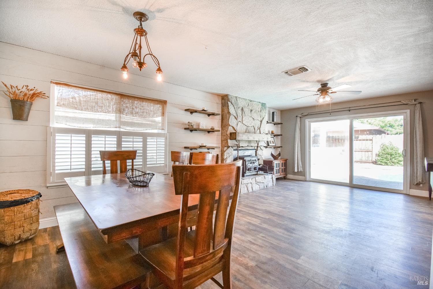 Detail Gallery Image 8 of 46 For 255 Alderglen Dr, Dixon,  CA 95620 - 4 Beds | 2 Baths