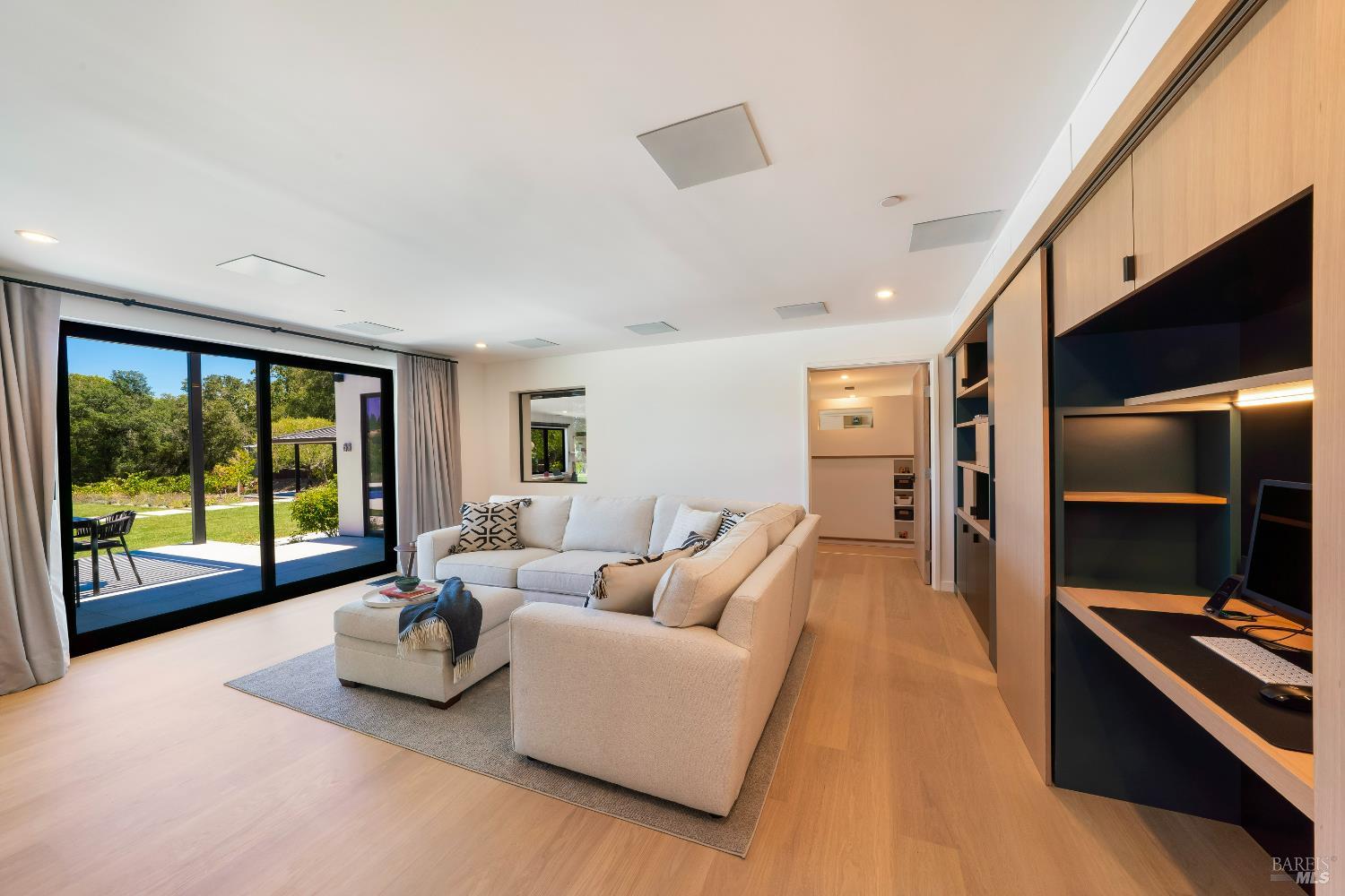 Detail Gallery Image 15 of 44 For 13671 Chalk Hill Rd, Healdsburg,  CA 95448 - 3 Beds | 3 Baths