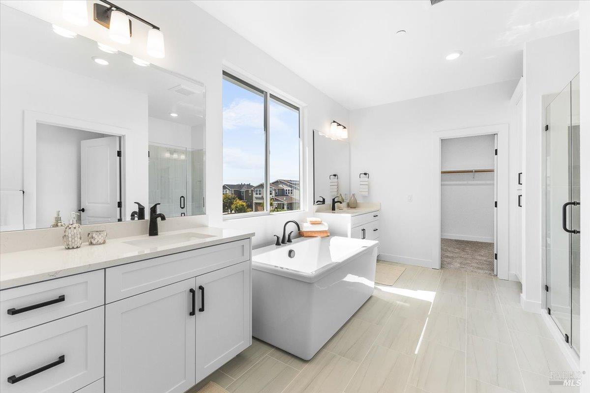 Detail Gallery Image 14 of 31 For 7305 Willowglen Dr, Rohnert Park,  CA 94928 - 4 Beds | 3/1 Baths