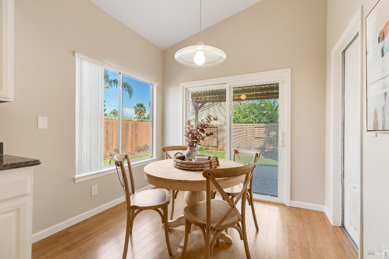 Detail Gallery Image 15 of 34 For 755 Oak Hollow Ave, Vacaville,  CA 95687 - 3 Beds | 2 Baths