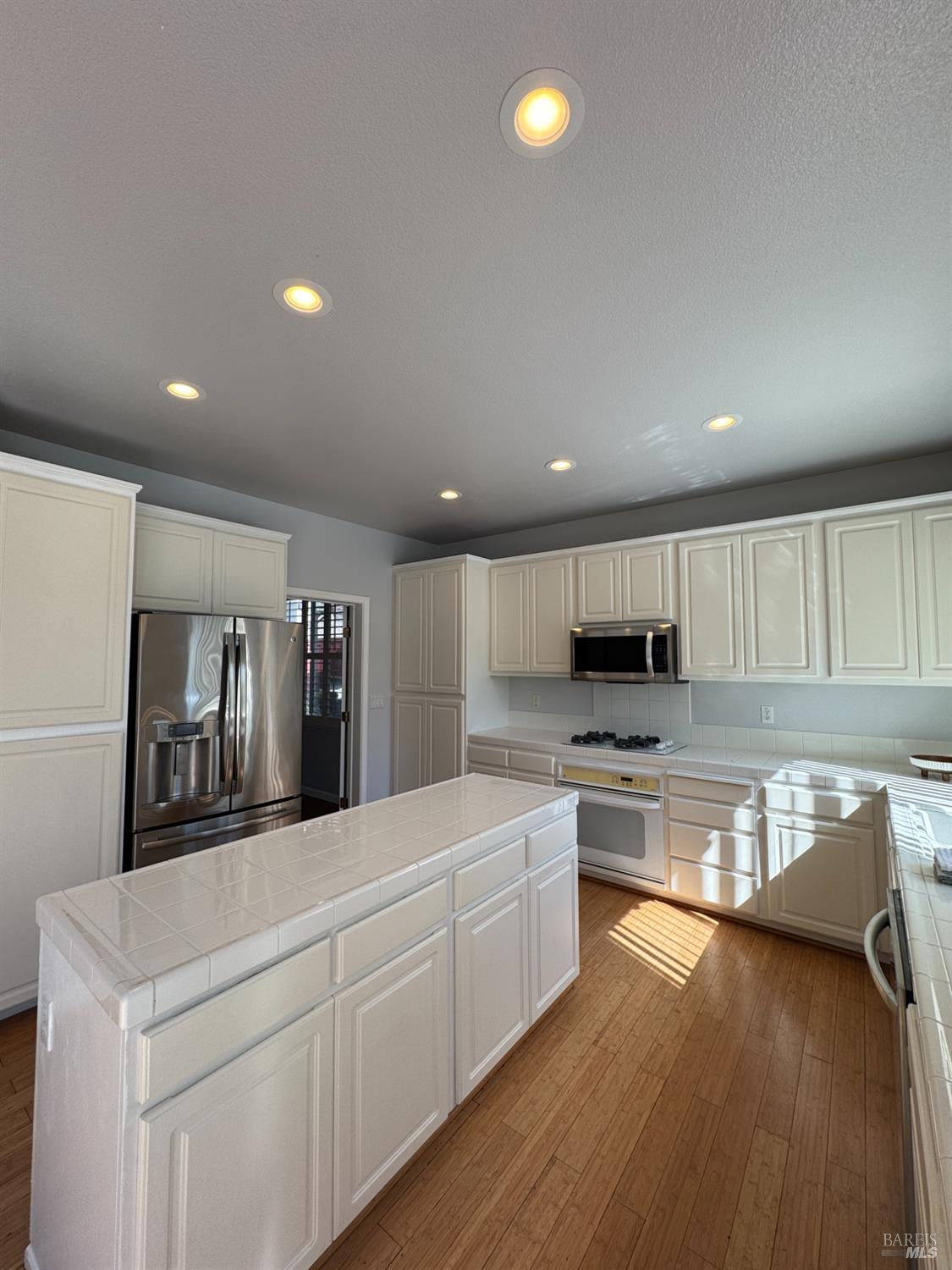 Detail Gallery Image 25 of 58 For 3330 Harbor Moon Ct, Vallejo,  CA 94591 - 5 Beds | 3 Baths