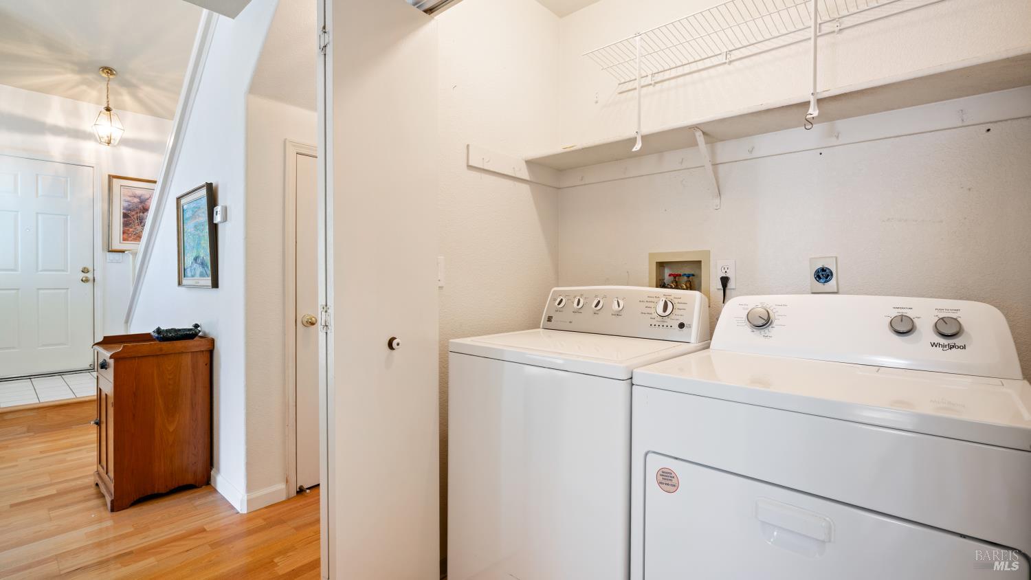 Detail Gallery Image 16 of 55 For 871 Chardonnay Cir, Petaluma,  CA 94954 - 3 Beds | 2/1 Baths