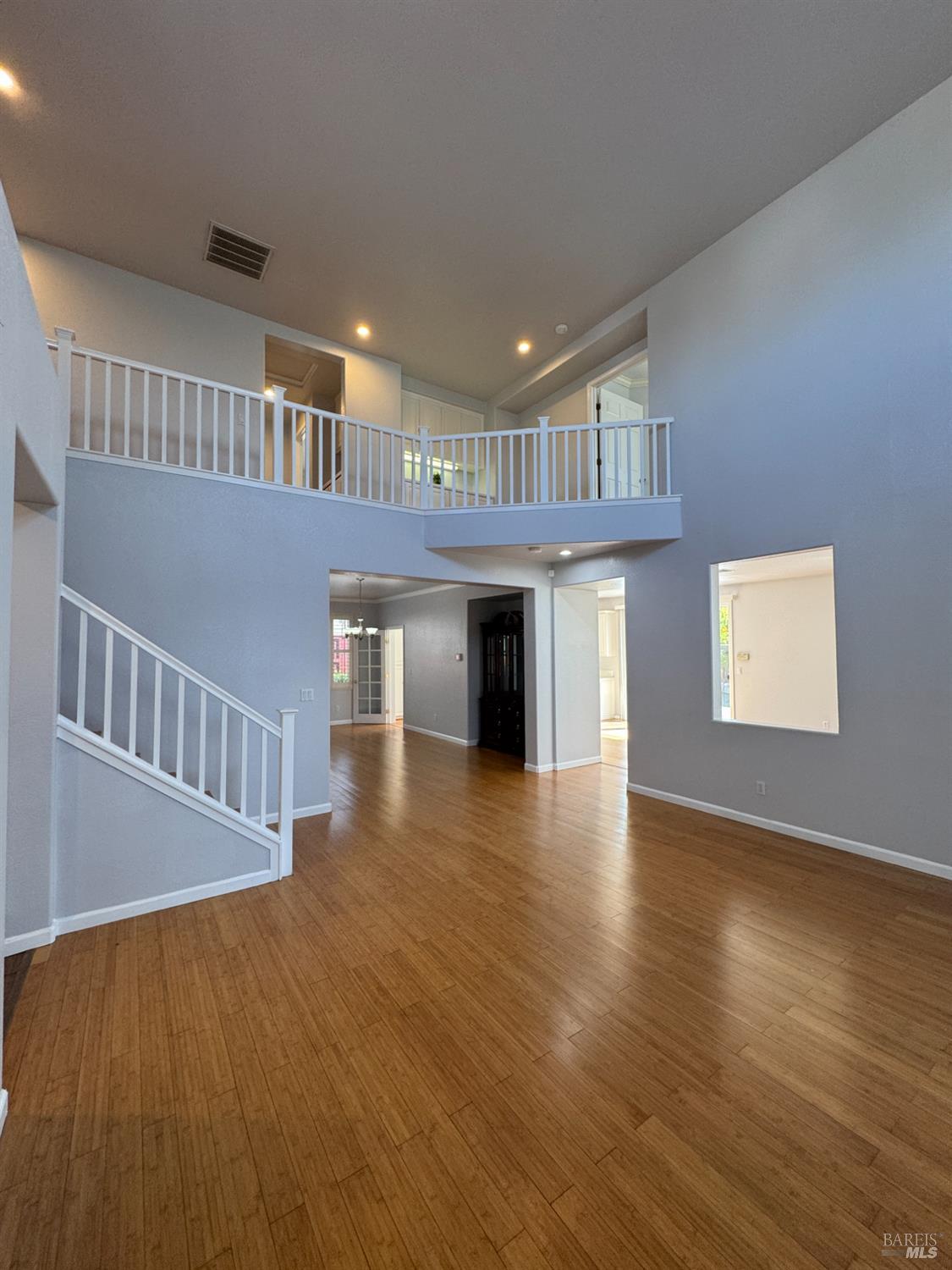 Detail Gallery Image 3 of 58 For 3330 Harbor Moon Ct, Vallejo,  CA 94591 - 5 Beds | 3 Baths