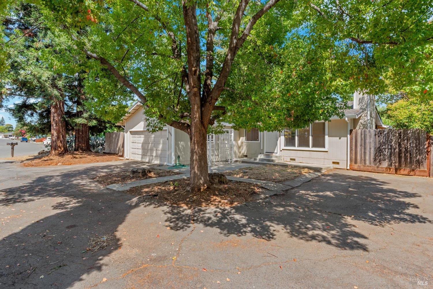Detail Gallery Image 13 of 44 For 2195 Delpha Dr, Napa,  CA 94558 - 3 Beds | 2 Baths