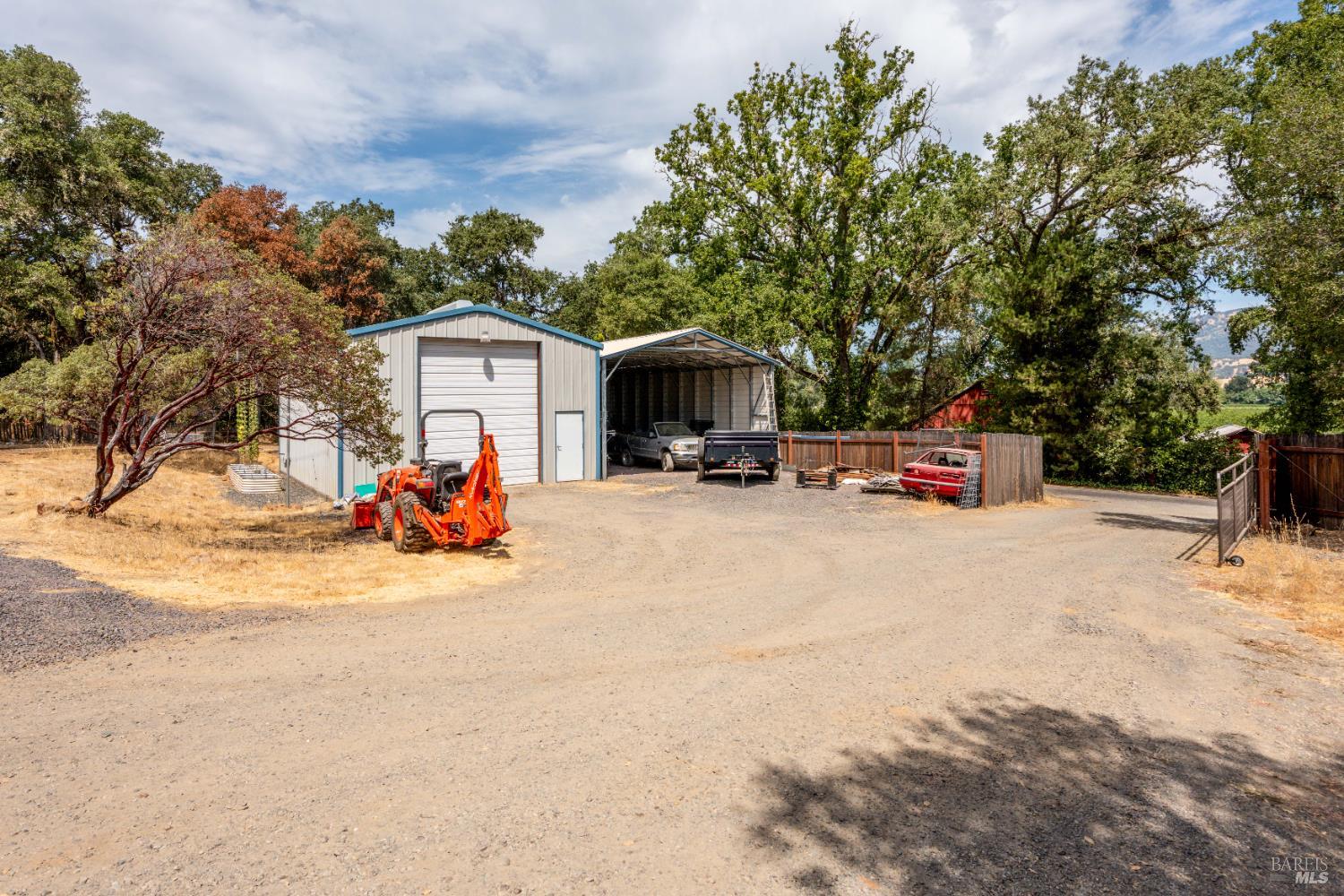 Detail Gallery Image 24 of 30 For 9510 W Side Potter Valley Rd, Potter Valley,  CA 95469 - 3 Beds | 2 Baths