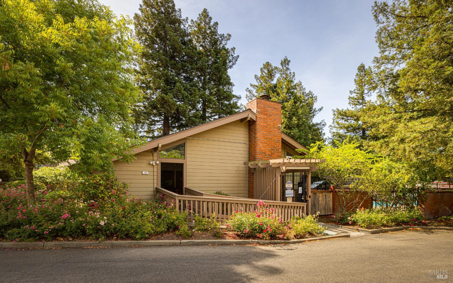 Detail Gallery Image 31 of 43 For 601 Marylyn Cir, Petaluma,  CA 94954 - 3 Beds | 2 Baths