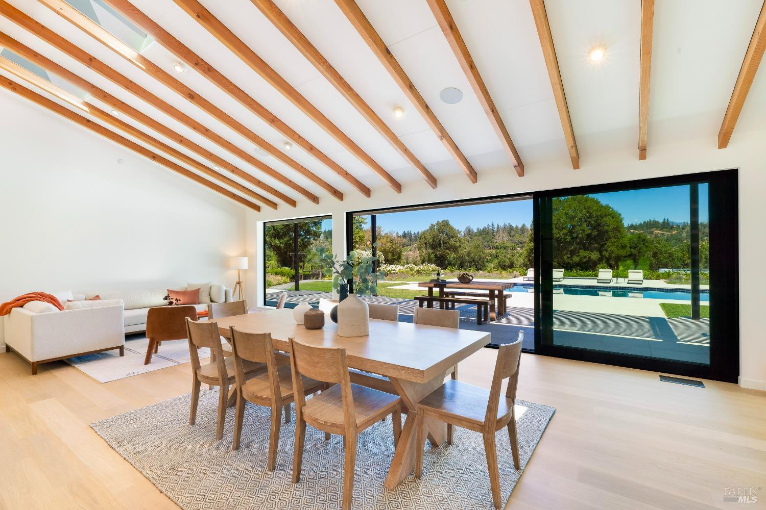 Detail Gallery Image 5 of 44 For 13671 Chalk Hill Rd, Healdsburg,  CA 95448 - 3 Beds | 3 Baths