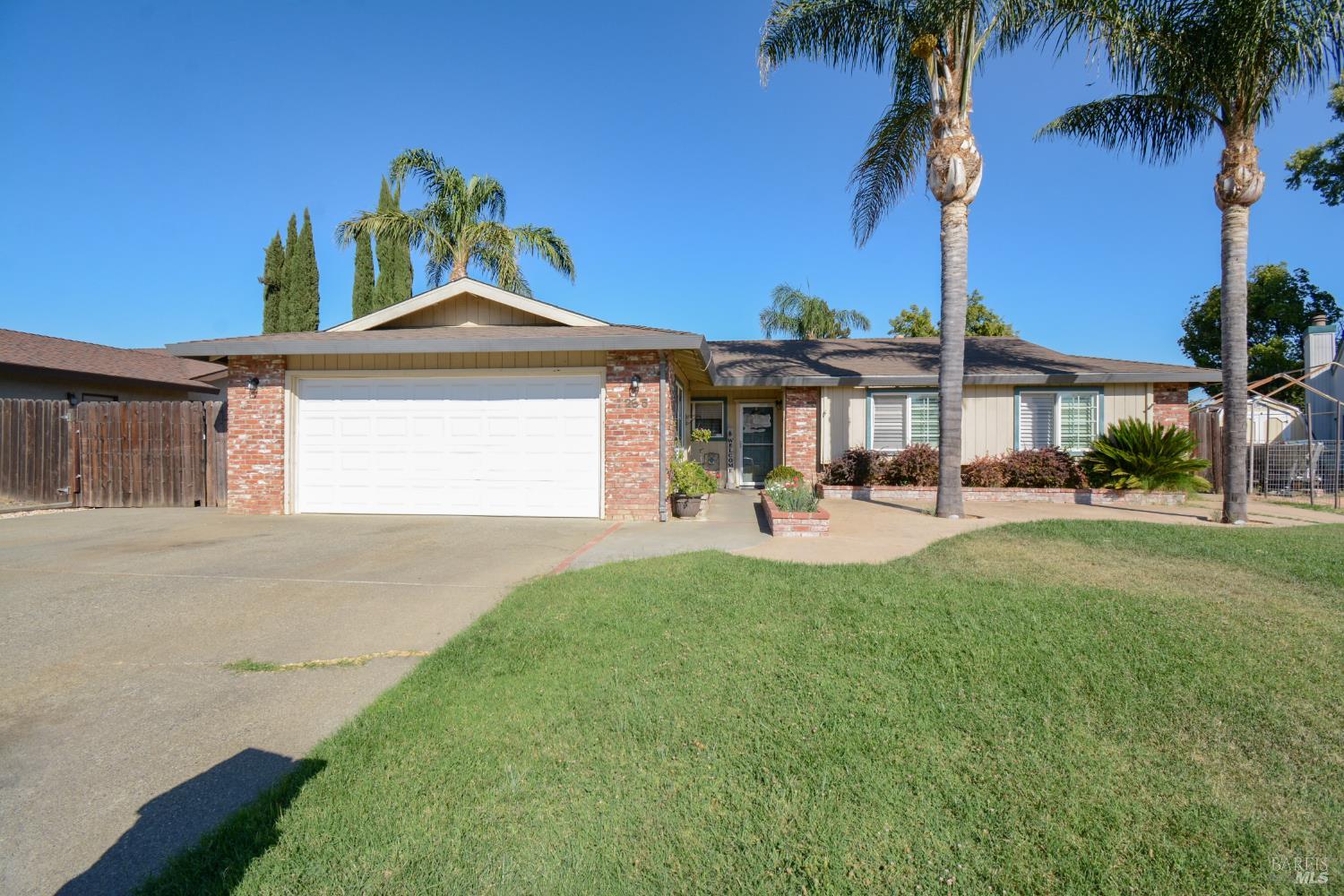 Detail Gallery Image 3 of 46 For 255 Alderglen Dr, Dixon,  CA 95620 - 4 Beds | 2 Baths