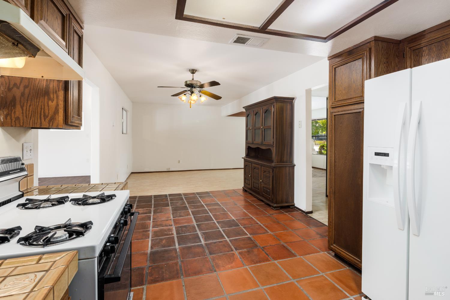 Detail Gallery Image 9 of 28 For 605 Curtin Ln, Sonoma,  CA 95476 - 3 Beds | 2 Baths
