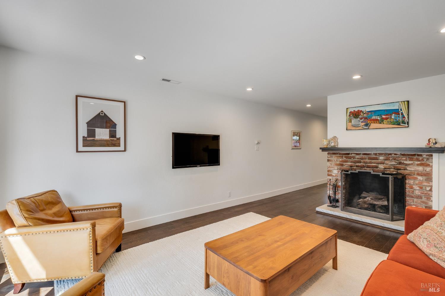 Detail Gallery Image 8 of 27 For 921 1st St, Sonoma,  CA 95476 - 2 Beds | 2 Baths