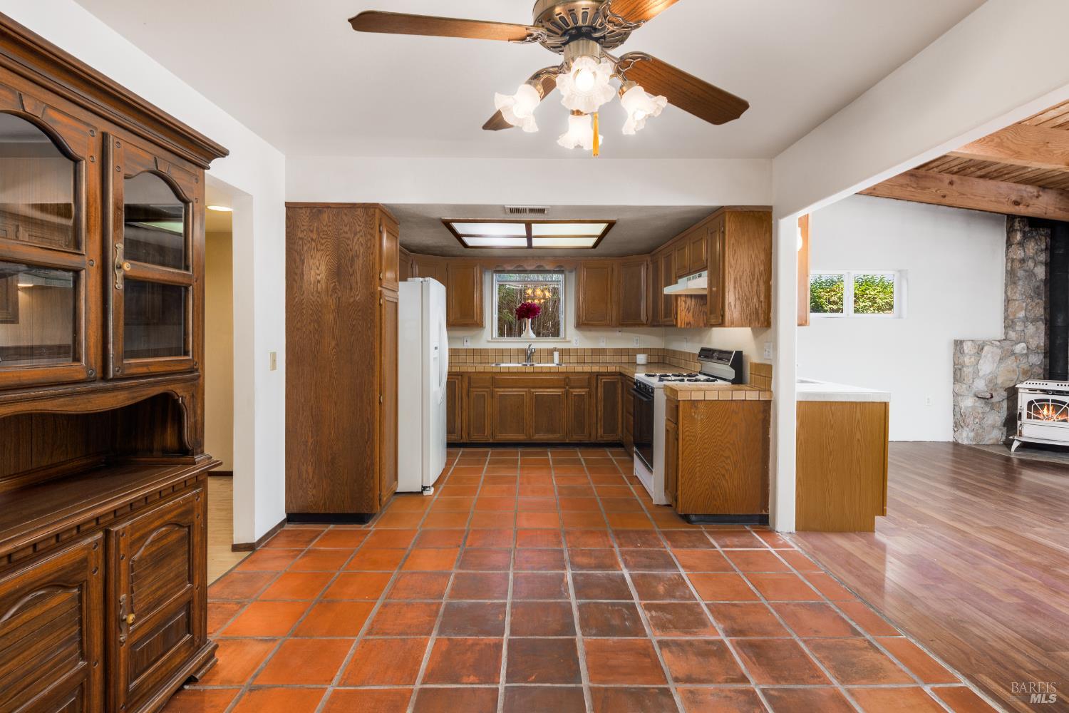 Detail Gallery Image 10 of 28 For 605 Curtin Ln, Sonoma,  CA 95476 - 3 Beds | 2 Baths