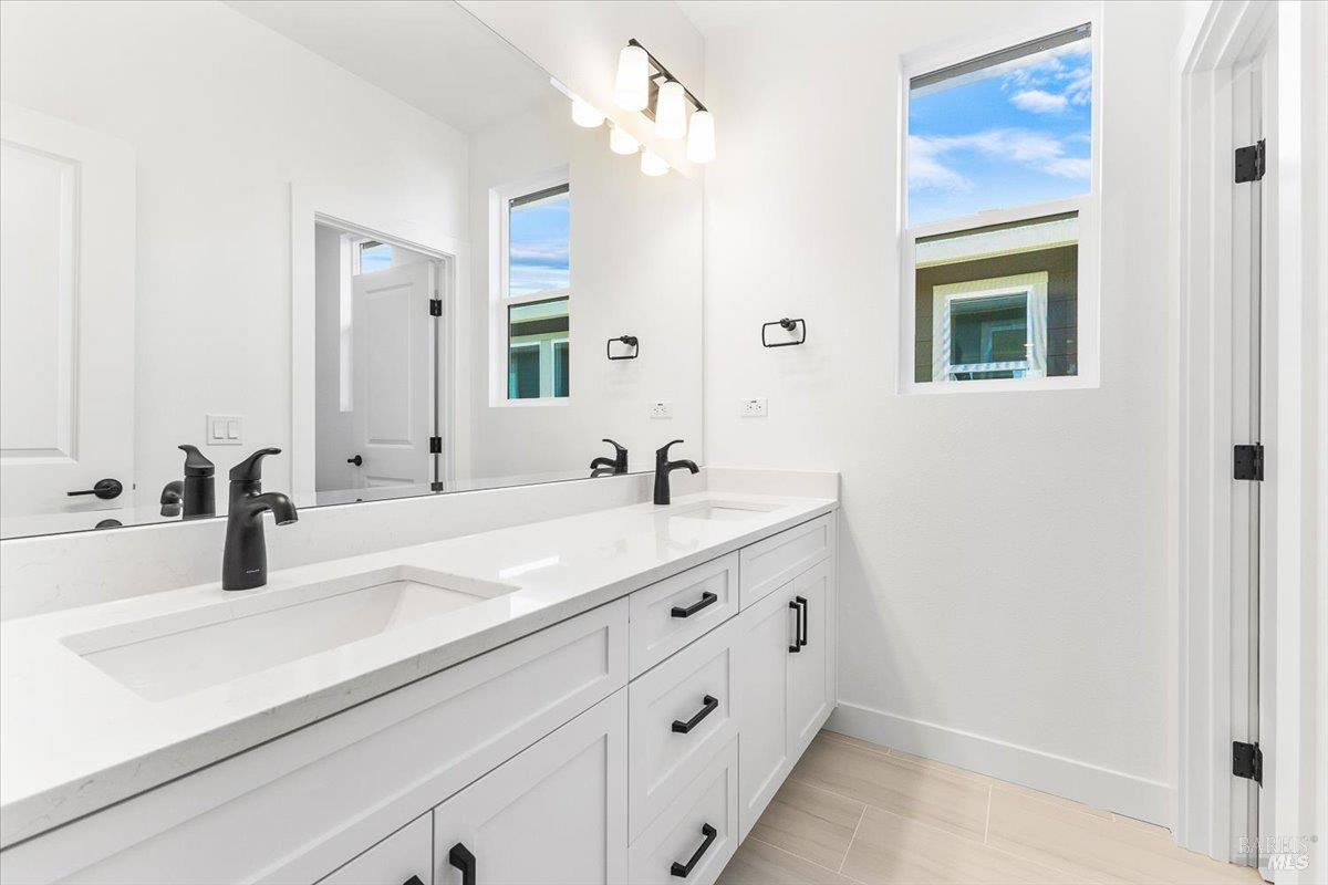 Detail Gallery Image 24 of 31 For 7305 Willowglen Dr, Rohnert Park,  CA 94928 - 4 Beds | 3/1 Baths