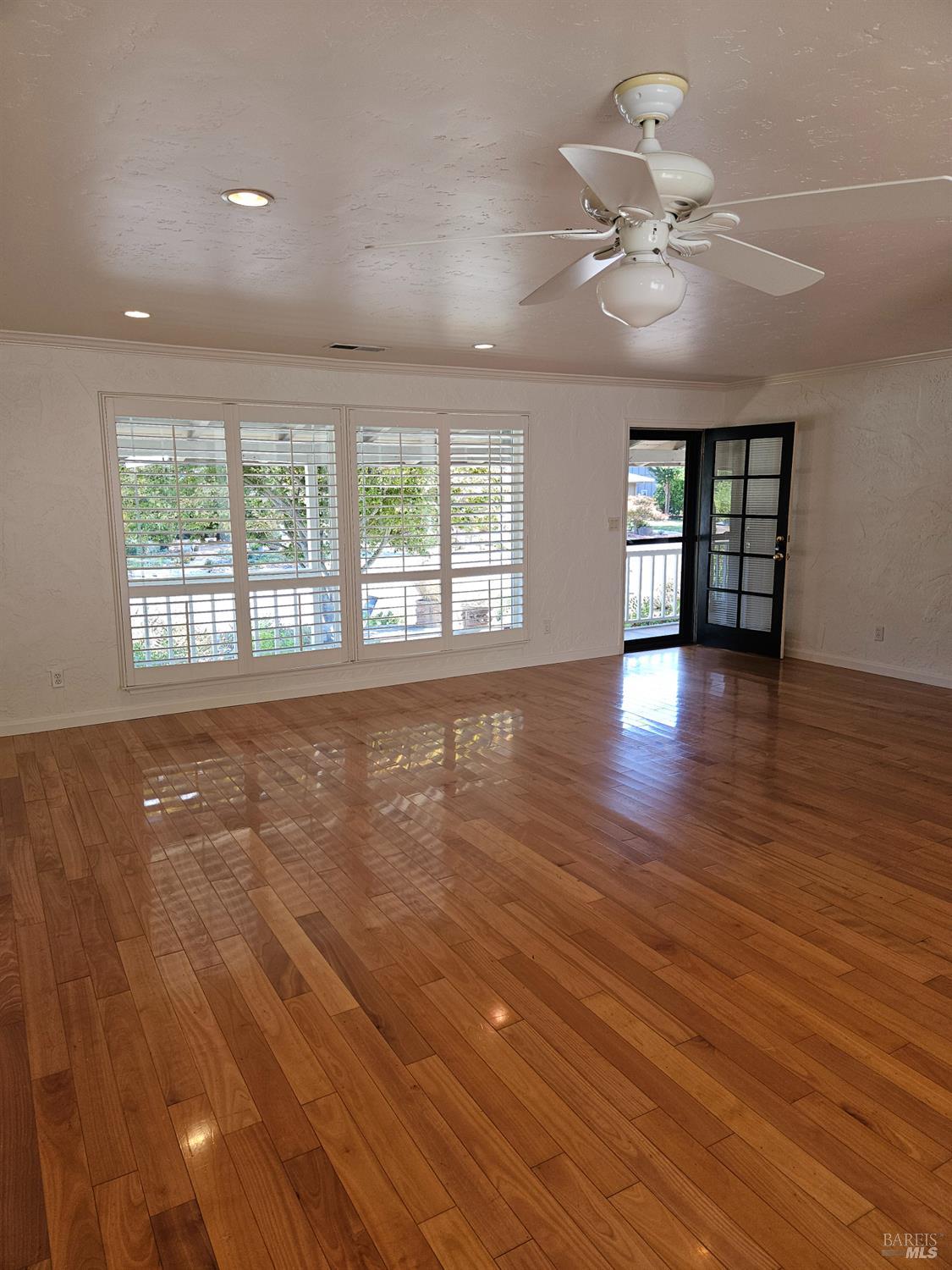 Detail Gallery Image 14 of 19 For 425 Deerfield Cir, Santa Rosa,  CA 95409 - 2 Beds | 2 Baths