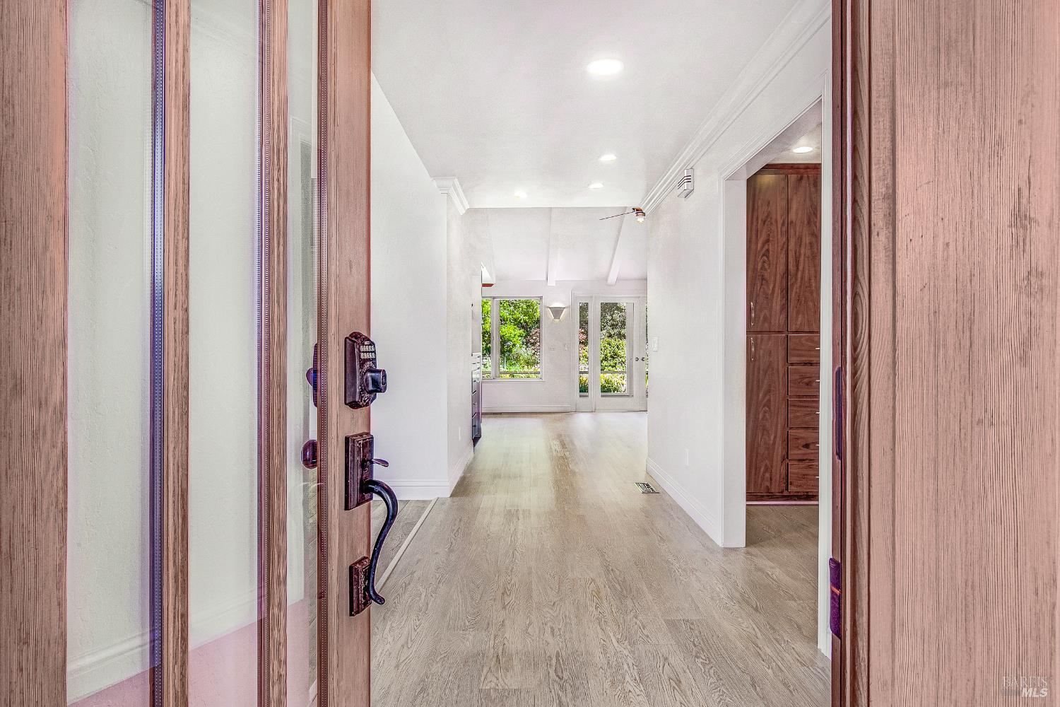 Detail Gallery Image 3 of 63 For 8862 Oak Trail Pl, Santa Rosa,  CA 95409 - 2 Beds | 2 Baths