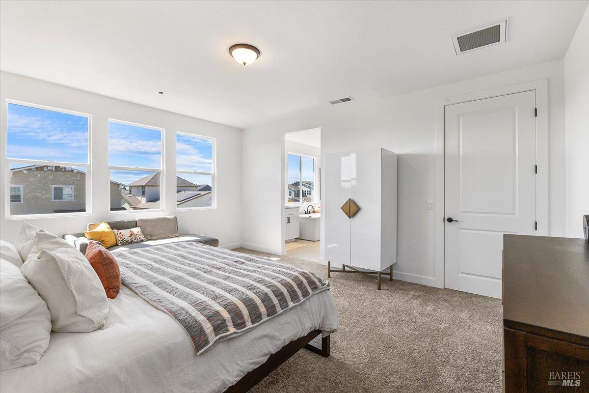 Detail Gallery Image 12 of 31 For 7305 Willowglen Dr, Rohnert Park,  CA 94928 - 4 Beds | 3/1 Baths