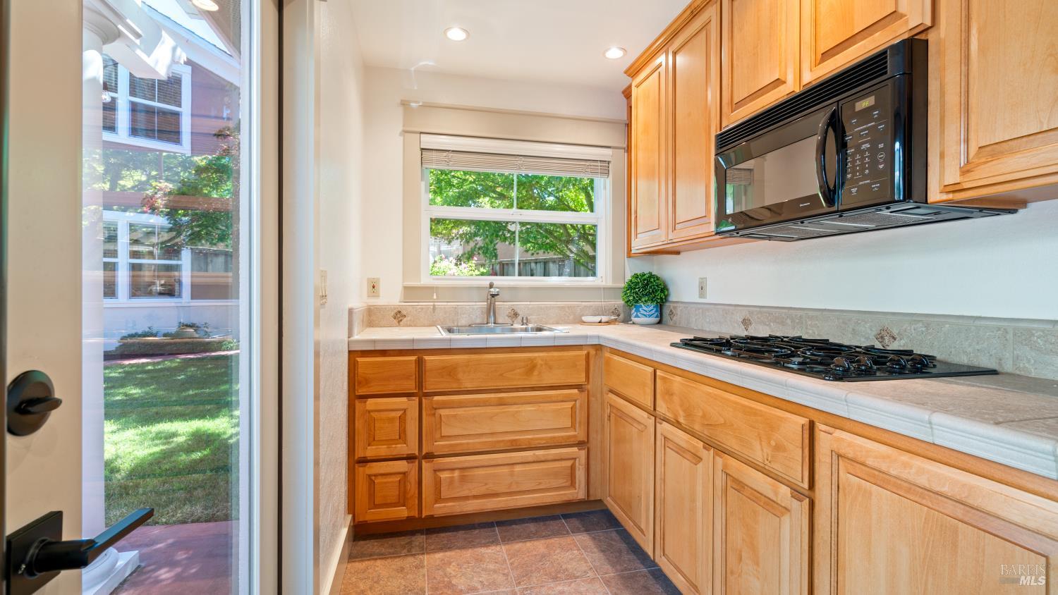 Detail Gallery Image 42 of 53 For 126 Savannah Way, Windsor,  CA 95492 - 4 Beds | 3/1 Baths
