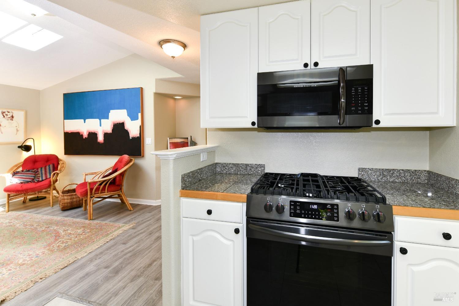 Detail Gallery Image 14 of 35 For 4 La Canada Ct, Saint Helena,  CA 94574 - 2 Beds | 2 Baths