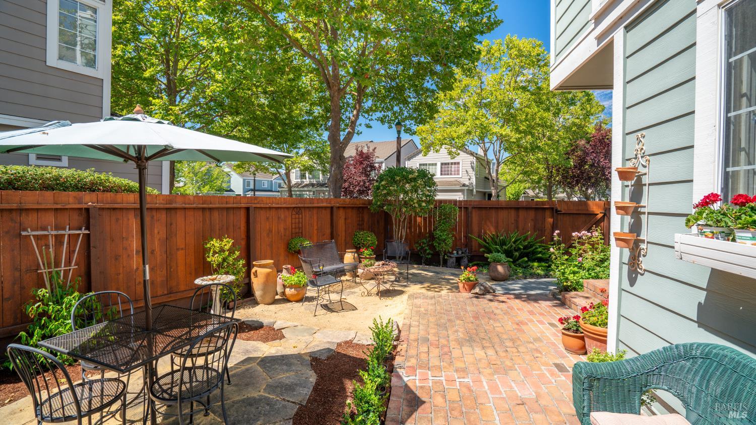 Detail Gallery Image 33 of 55 For 871 Chardonnay Cir, Petaluma,  CA 94954 - 3 Beds | 2/1 Baths