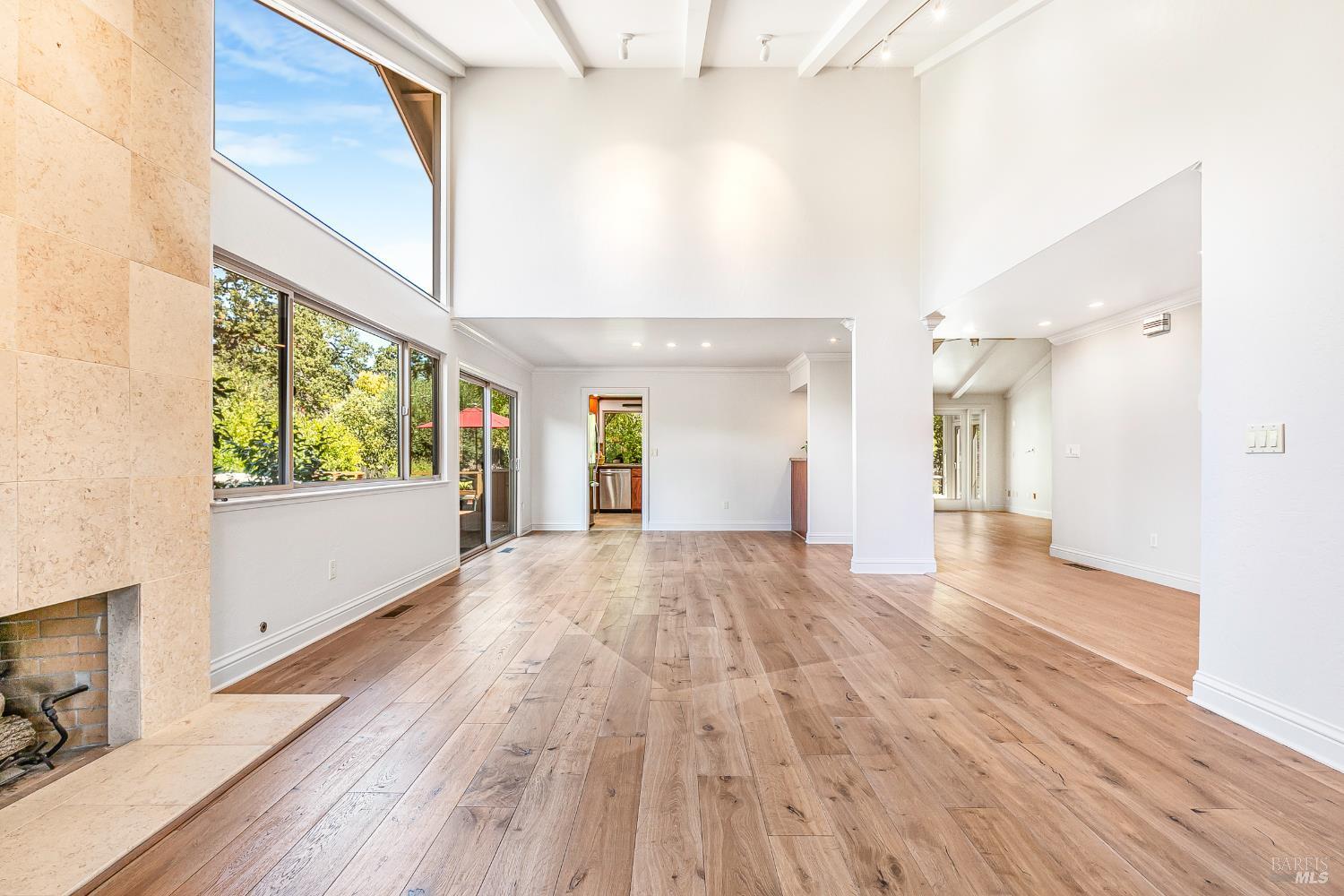 Detail Gallery Image 6 of 63 For 8862 Oak Trail Pl, Santa Rosa,  CA 95409 - 2 Beds | 2 Baths