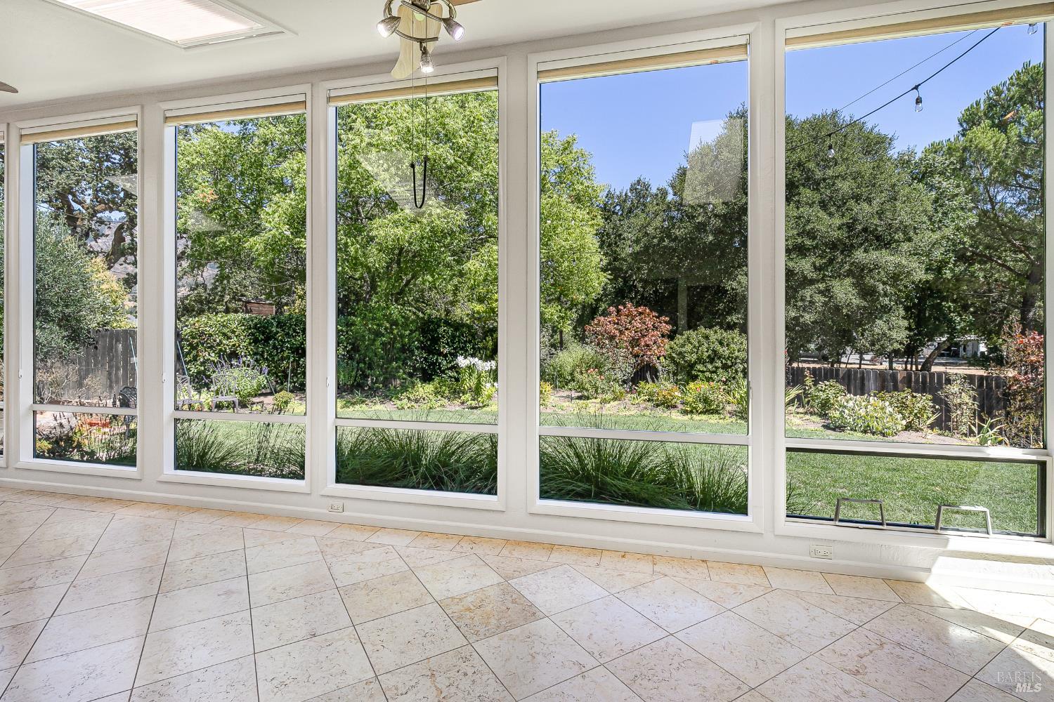 Detail Gallery Image 37 of 63 For 8862 Oak Trail Pl, Santa Rosa,  CA 95409 - 2 Beds | 2 Baths