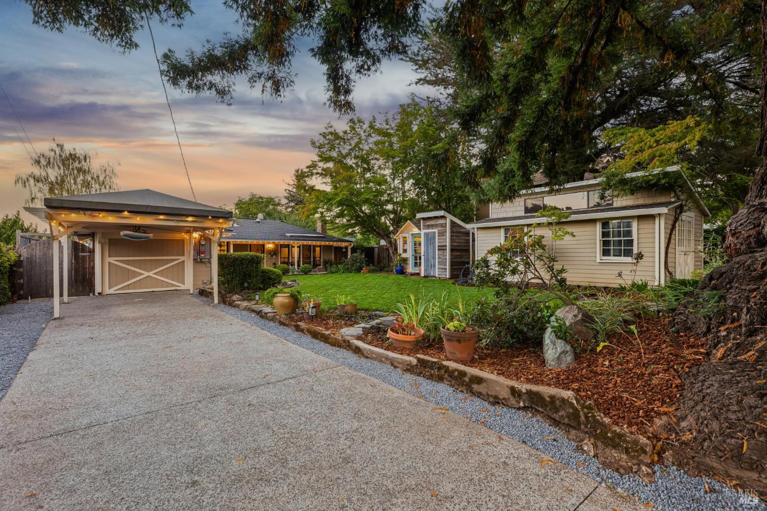 Detail Gallery Image 4 of 51 For 770 Eucalyptus Ave, Novato,  CA 94947 - 3 Beds | 2 Baths