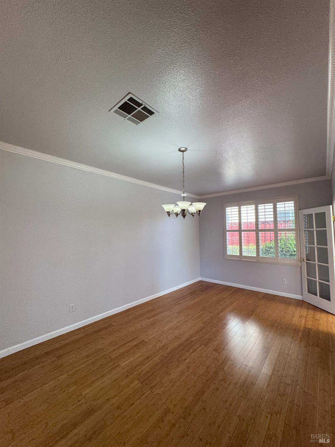 Detail Gallery Image 17 of 58 For 3330 Harbor Moon Ct, Vallejo,  CA 94591 - 5 Beds | 3 Baths