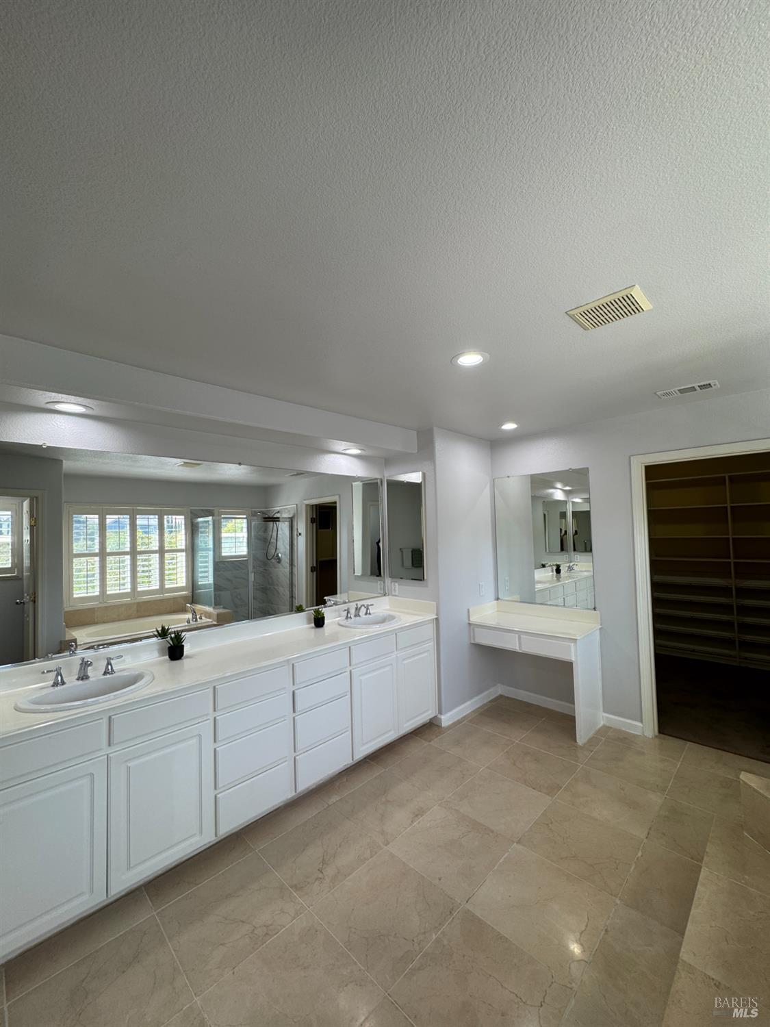 Detail Gallery Image 51 of 58 For 3330 Harbor Moon Ct, Vallejo,  CA 94591 - 5 Beds | 3 Baths