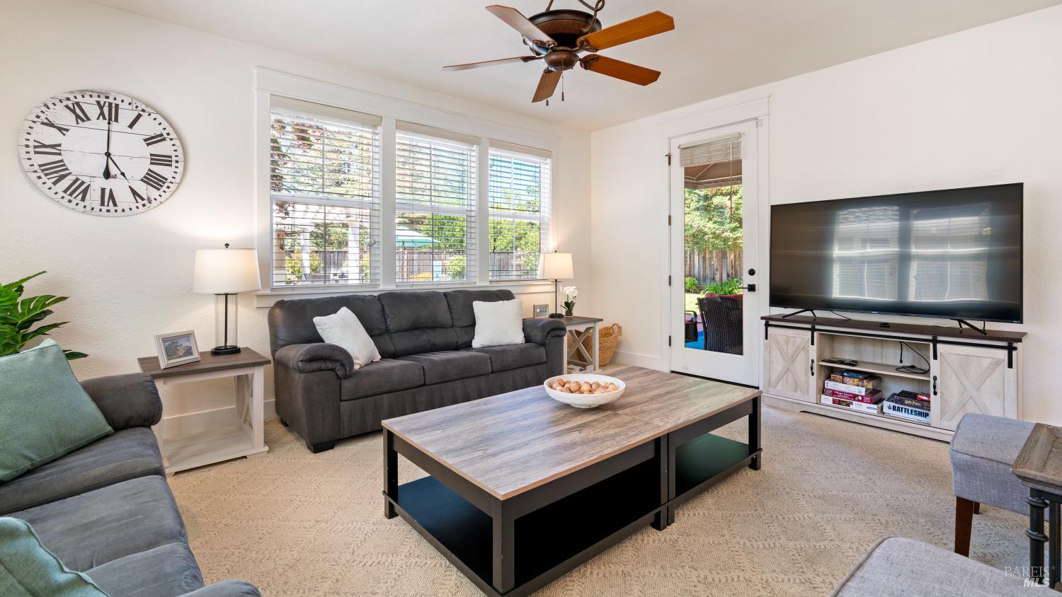 Detail Gallery Image 15 of 53 For 126 Savannah Way, Windsor,  CA 95492 - 4 Beds | 3/1 Baths