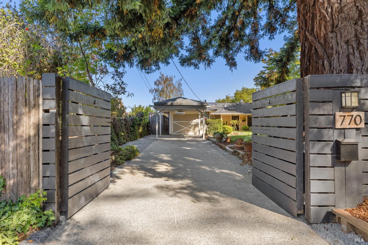 Detail Gallery Image 2 of 51 For 770 Eucalyptus Ave, Novato,  CA 94947 - 3 Beds | 2 Baths