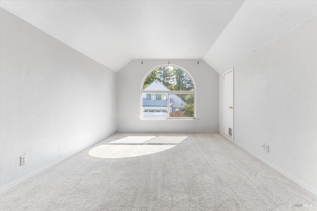 Detail Gallery Image 20 of 34 For 1367 Sylvan Ct, Healdsburg,  CA 95448 - 3 Beds | 2/1 Baths