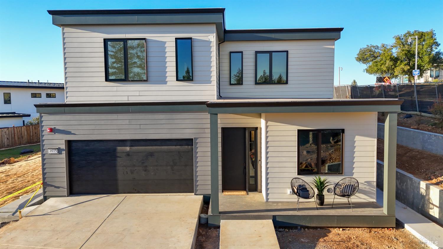 Detail Gallery Image 1 of 26 For 3615 Crown Hill Dr, Santa Rosa,  CA 95404 - 5 Beds | 3/1 Baths