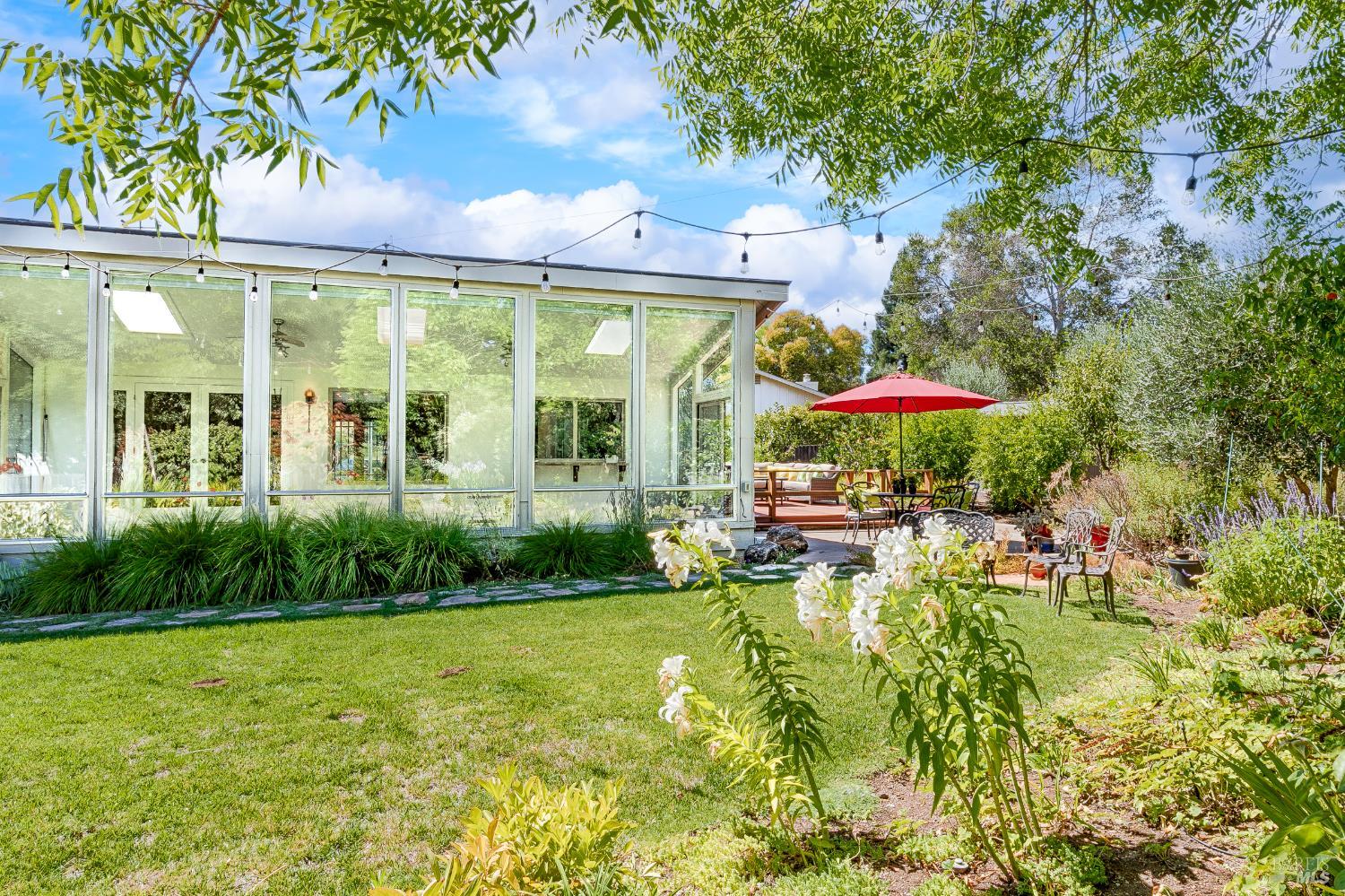Detail Gallery Image 50 of 63 For 8862 Oak Trail Pl, Santa Rosa,  CA 95409 - 2 Beds | 2 Baths