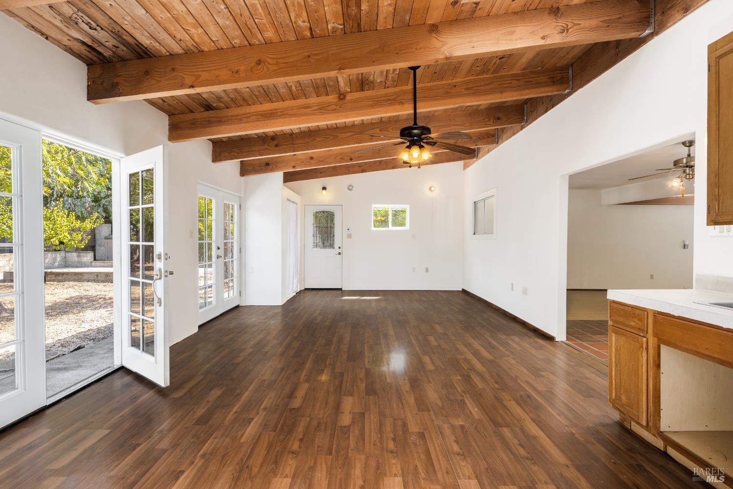 Detail Gallery Image 11 of 28 For 605 Curtin Ln, Sonoma,  CA 95476 - 3 Beds | 2 Baths