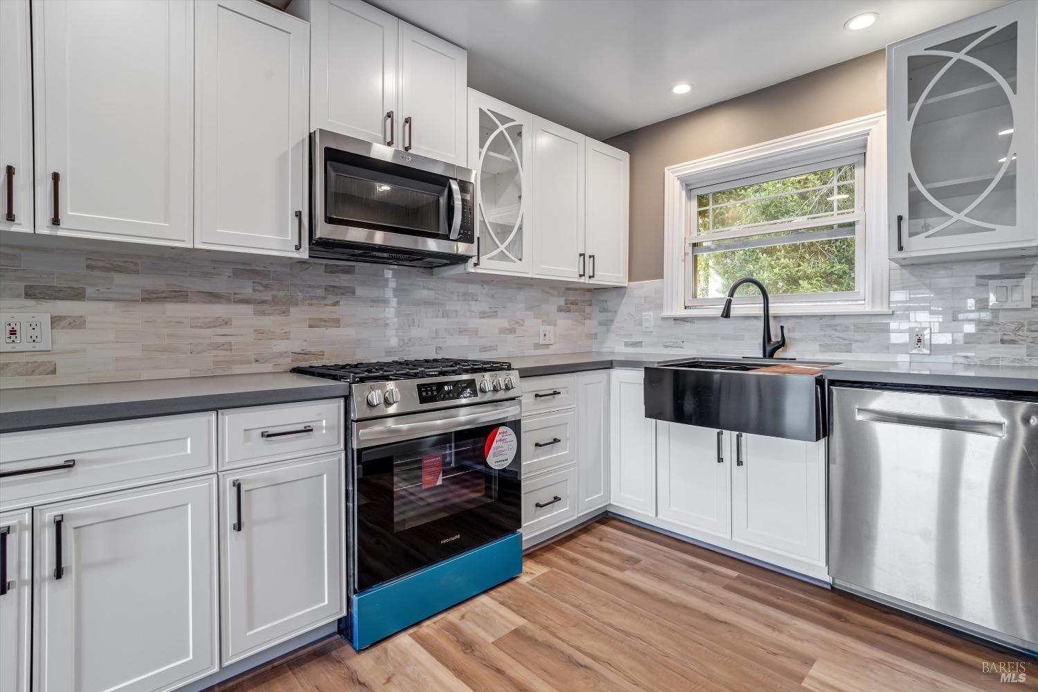 Detail Gallery Image 12 of 25 For 4538 Tulip Ave, Oakland,  CA 94619 - 3 Beds | 2 Baths