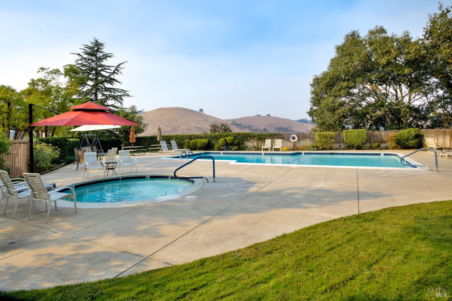 Detail Gallery Image 27 of 30 For 15 Meadow View Unkn, Novato,  CA 94949 - 2 Beds | 2 Baths