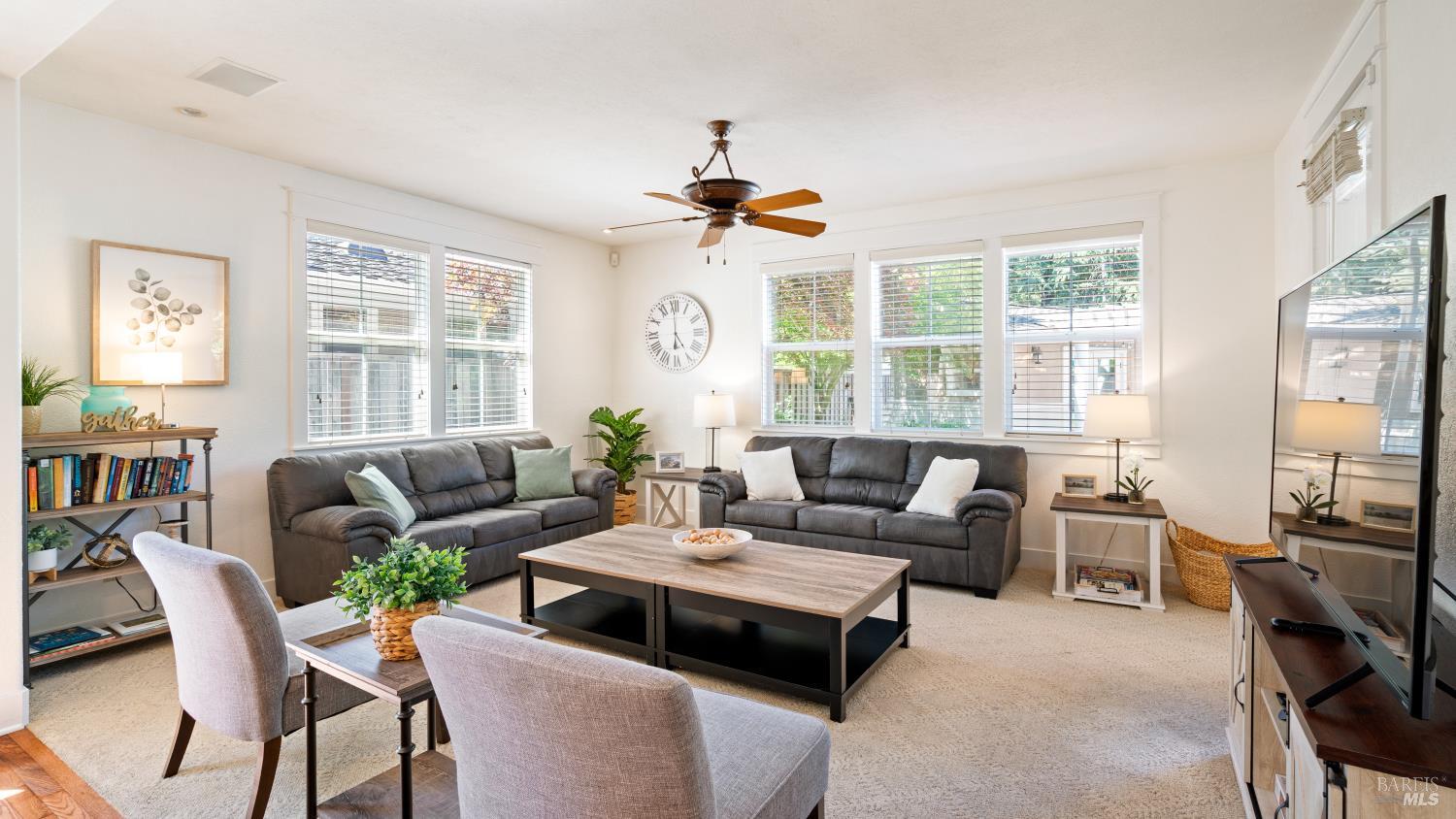 Detail Gallery Image 16 of 53 For 126 Savannah Way, Windsor,  CA 95492 - 4 Beds | 3/1 Baths